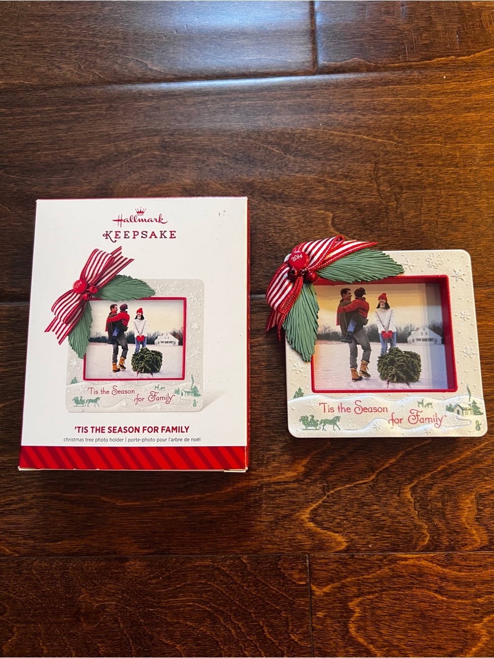Hallmark Keepsake ornament 2014 ‘Tis the Season for Family photo holder